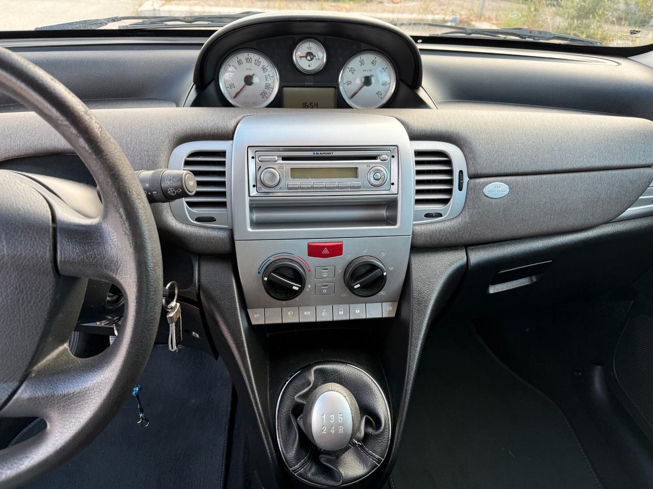 Lancia Ypsilon 1.3 MJT 90 CV MomoDesign