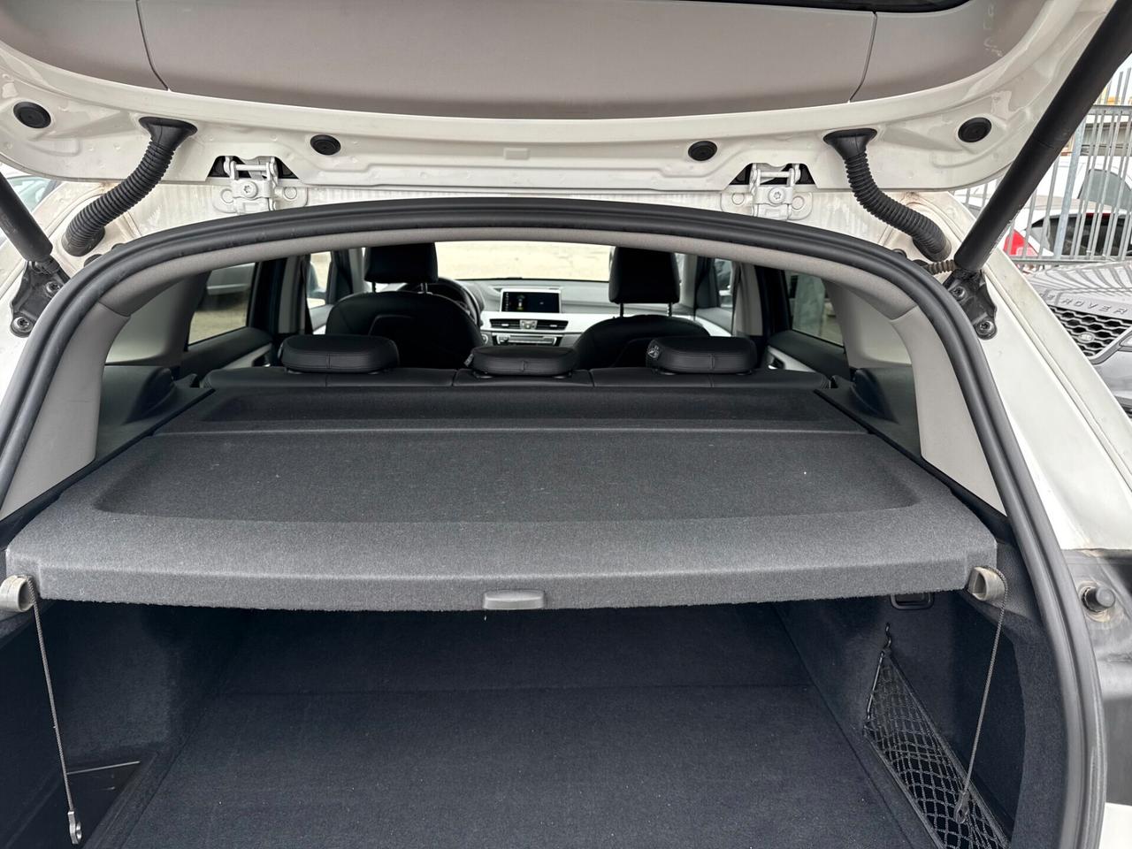 BMW X1 X1 sdrive16d xLine (SERVICE IN BMW)