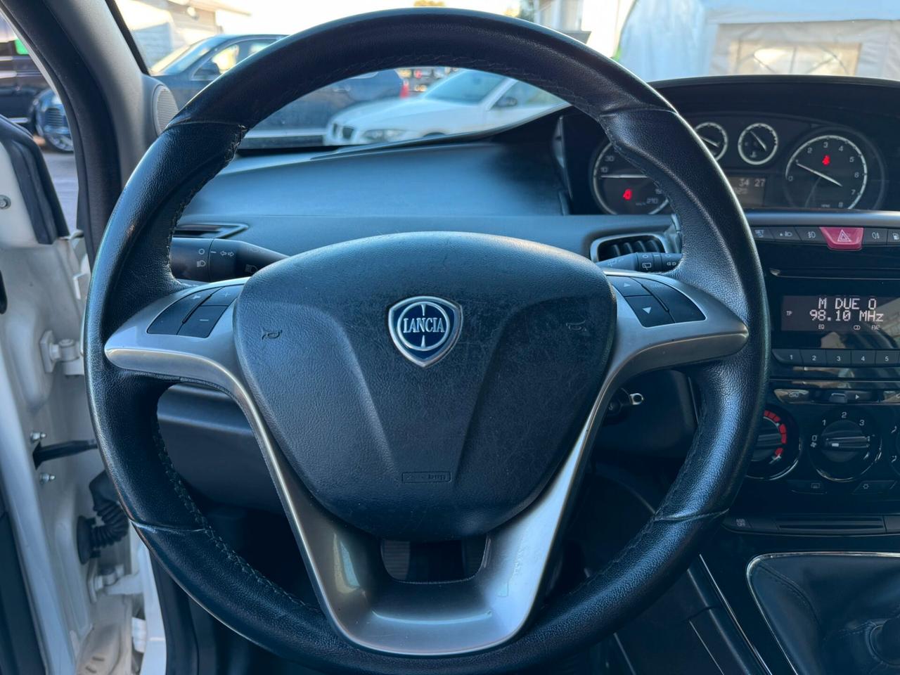 Lancia Ypsilon 0.9 TwinAir 85 CV 5 porte Metano Ecochic Gold