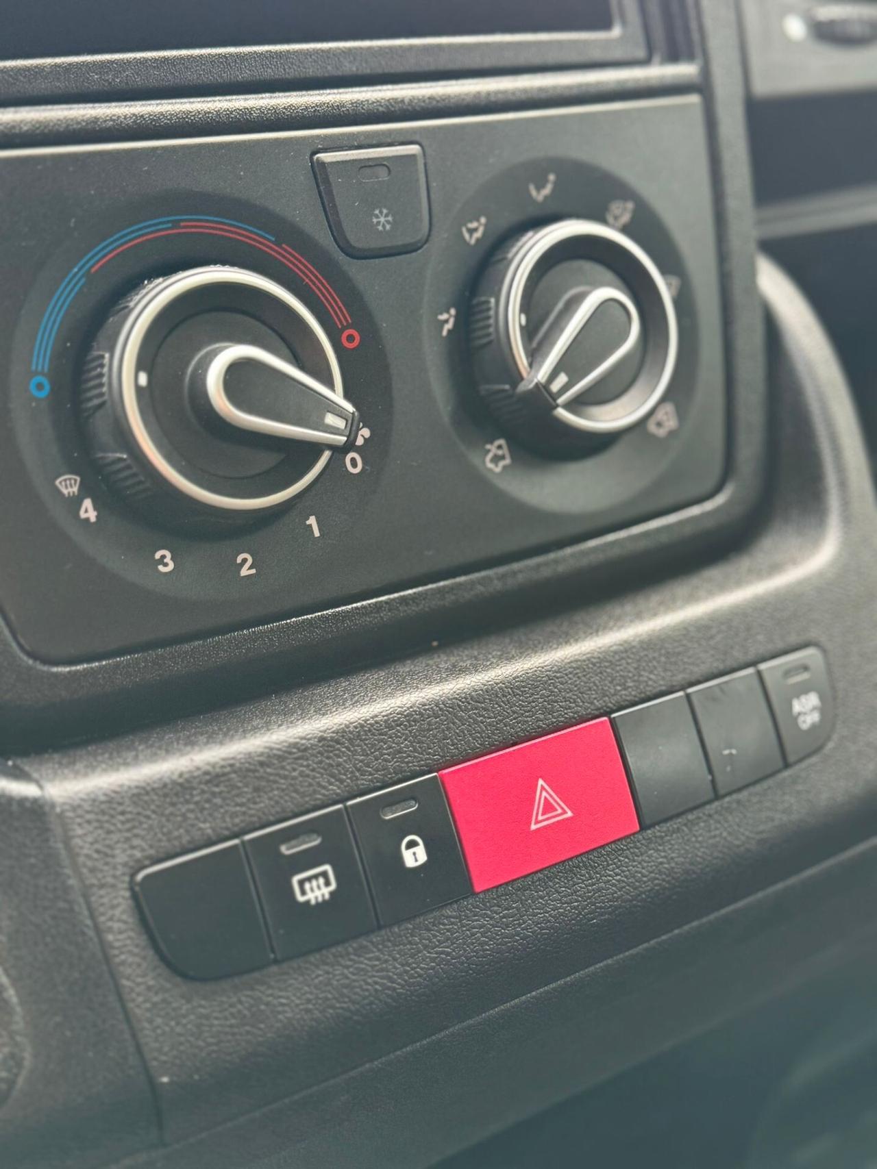Citroen Jumper 35 L3 Bluehdi 140CV Doppia Cabina, cassonato, 07/2020 con motore nuovo rigenerato.