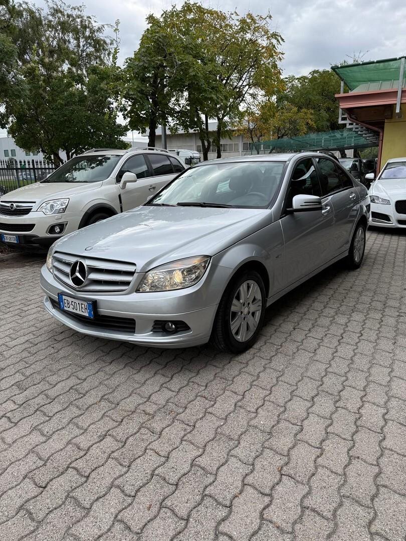 Mercedes-benz C 220 CDI BlueEFFICIENCY Avantgarde