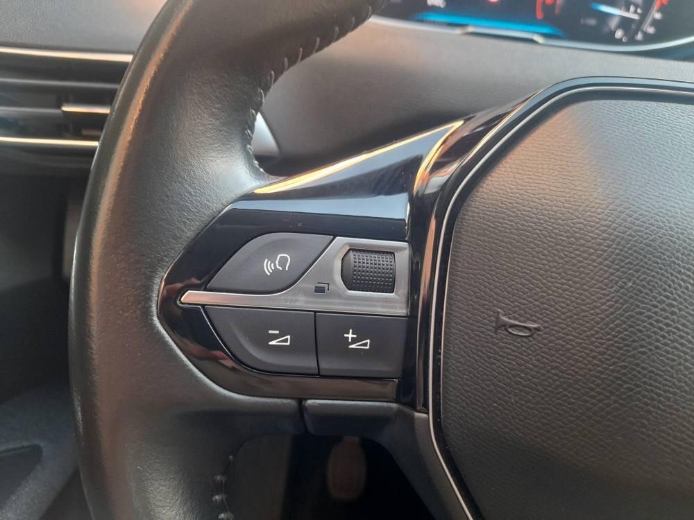 PEUGEOT 3008 1.5 BLUEHDI 130 CV