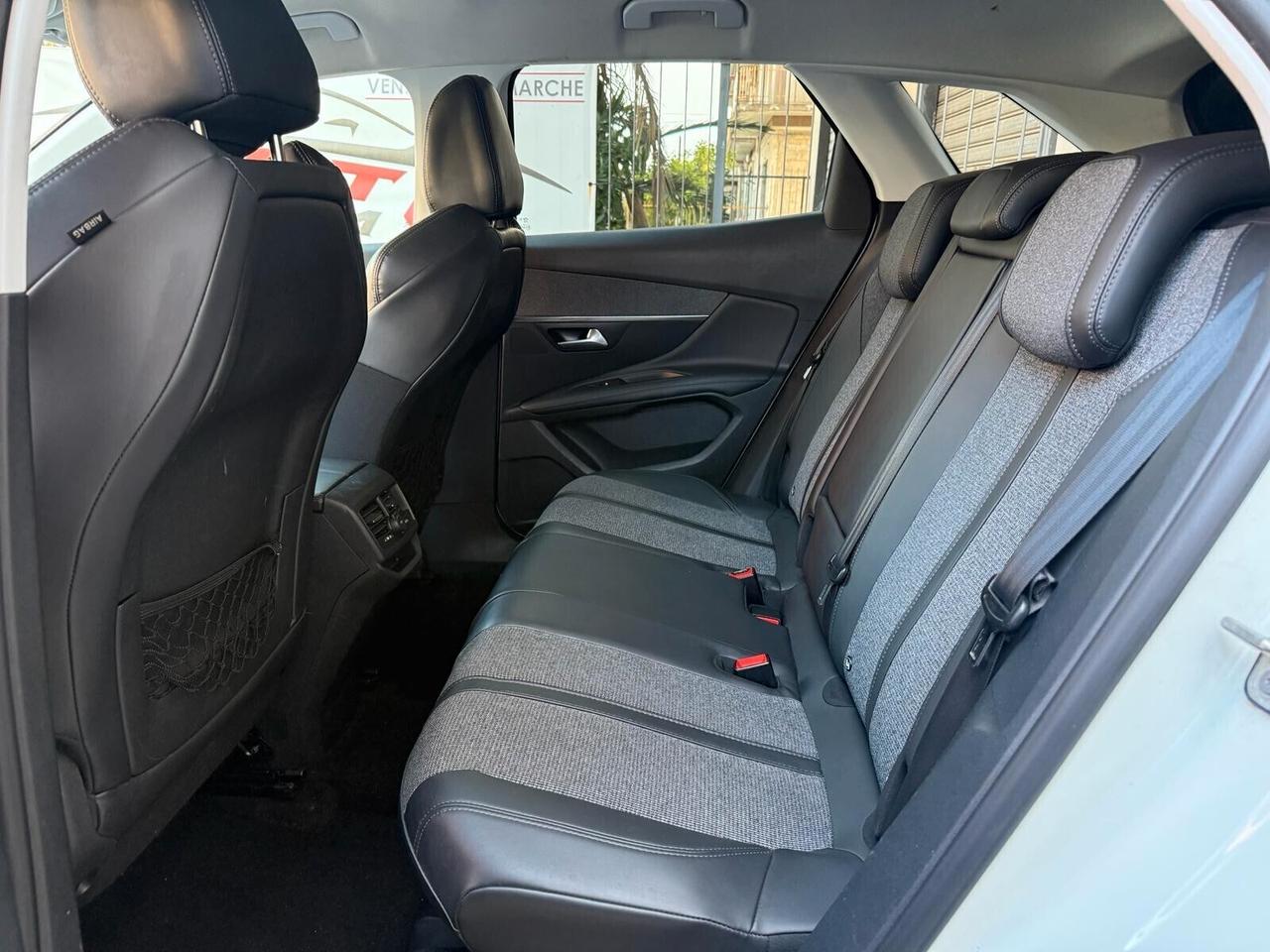 Peugeot 3008 1.6 Blue-HDi Allure