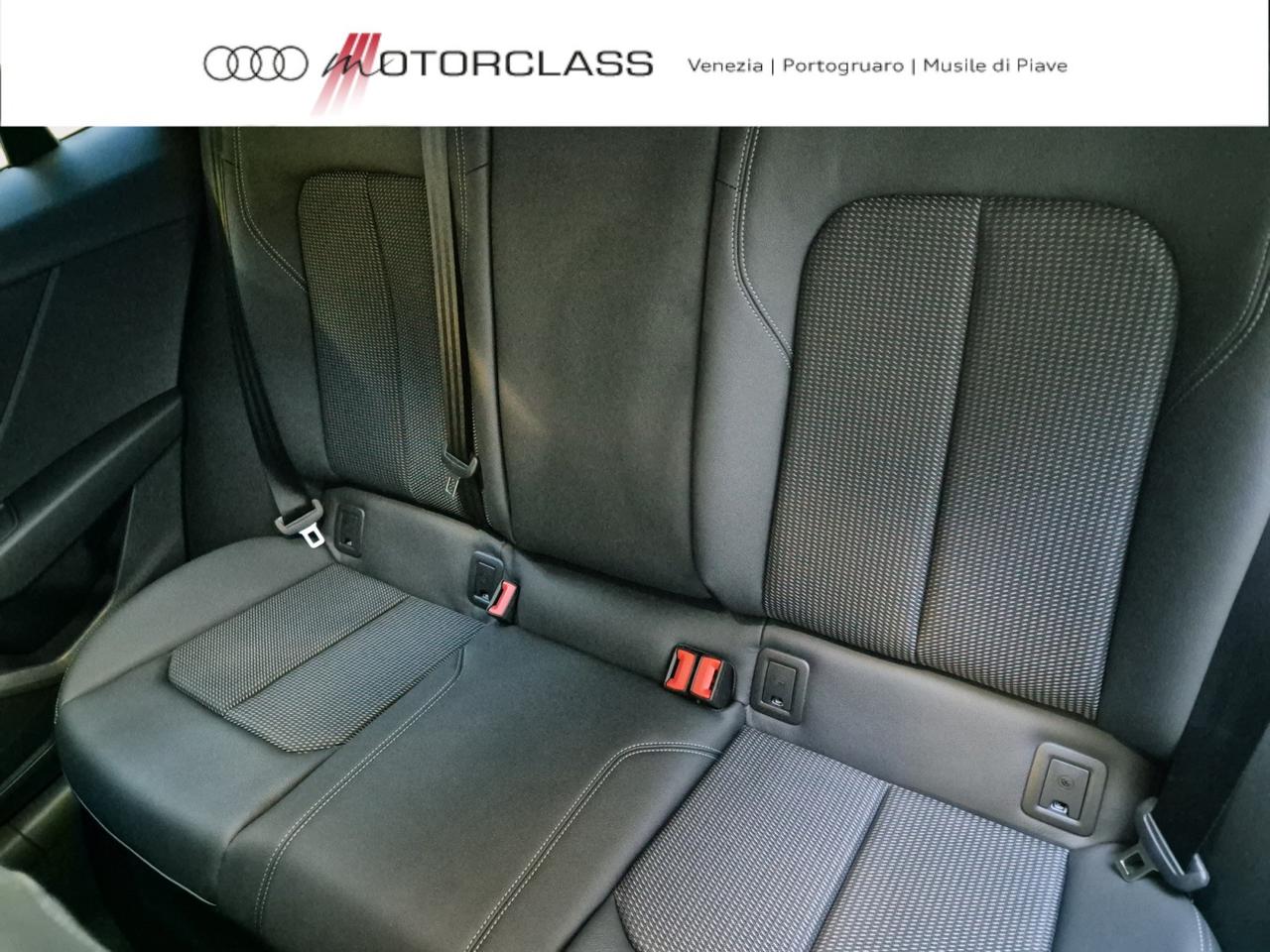 Audi Q2 35 2.0 tdi identity black s tronic