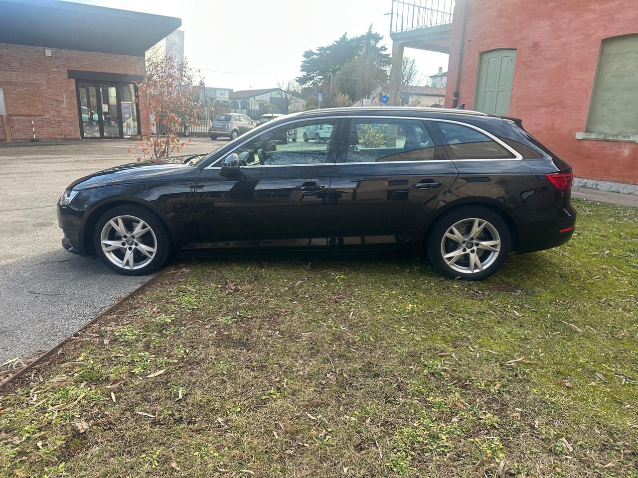 Audi A4 Avant 35 2.0 tdi 150cv s-tronic