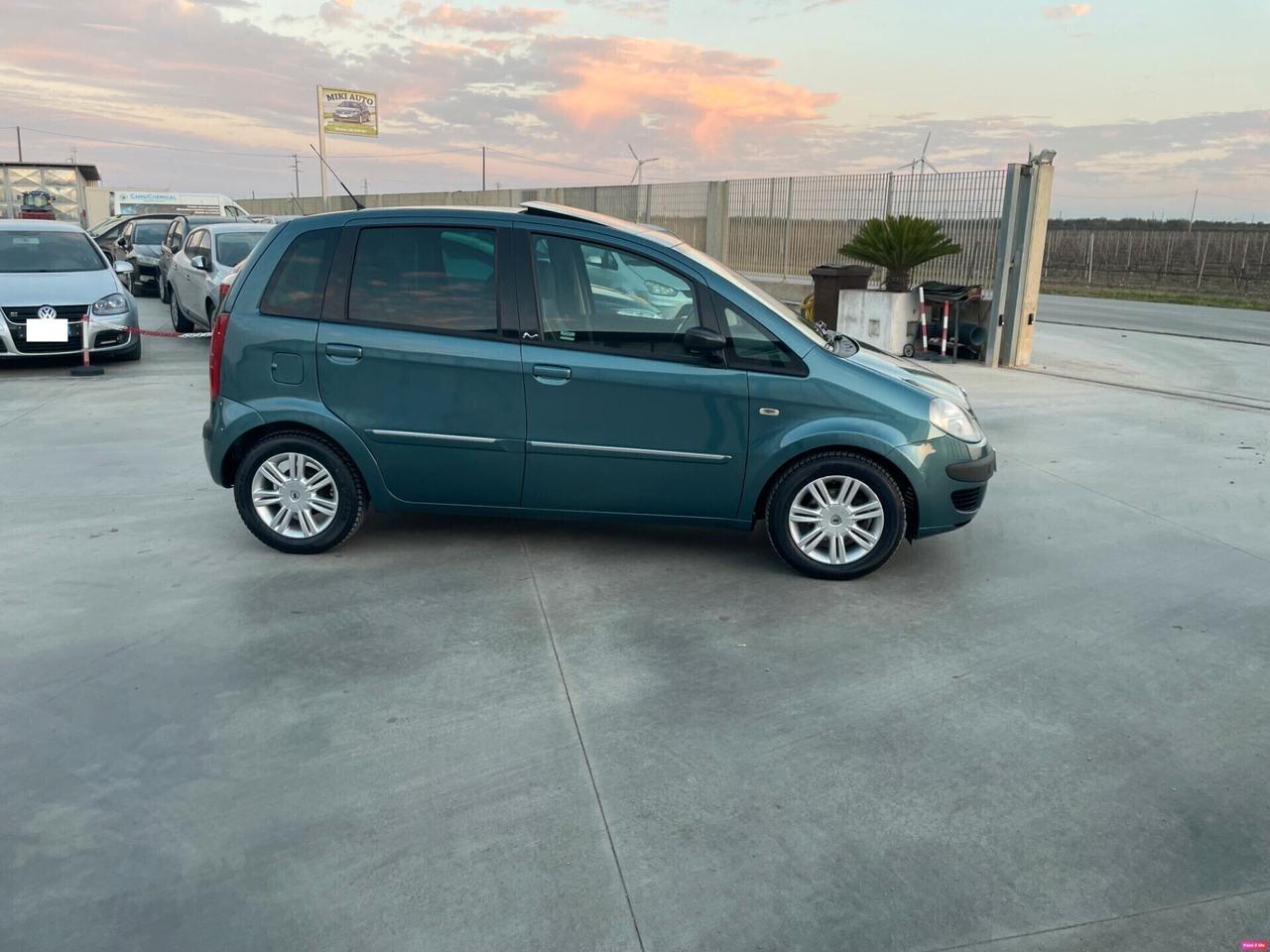 Lancia MUSA 1.4 16V Platino con impianto metano anno 2005