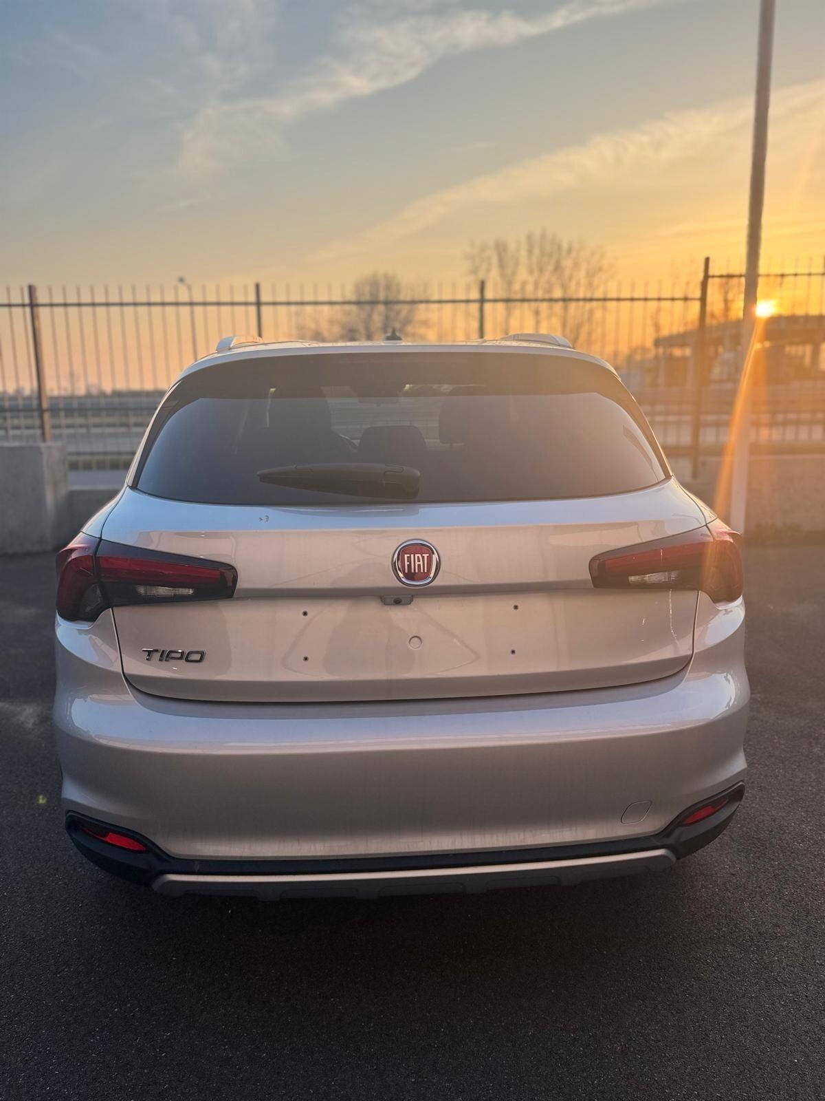 Fiat Tipo 1.6 Mjt S&S 5 porte Cross