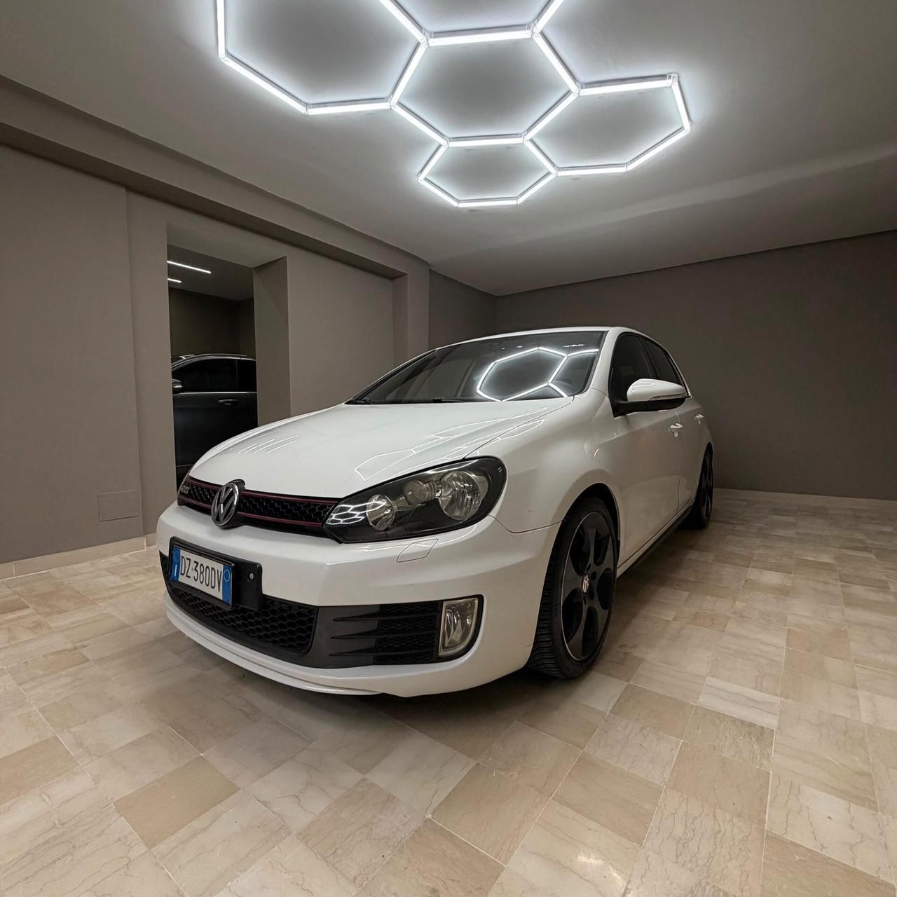 Volkswagen Golf GTI 2.0 TSI 5p.