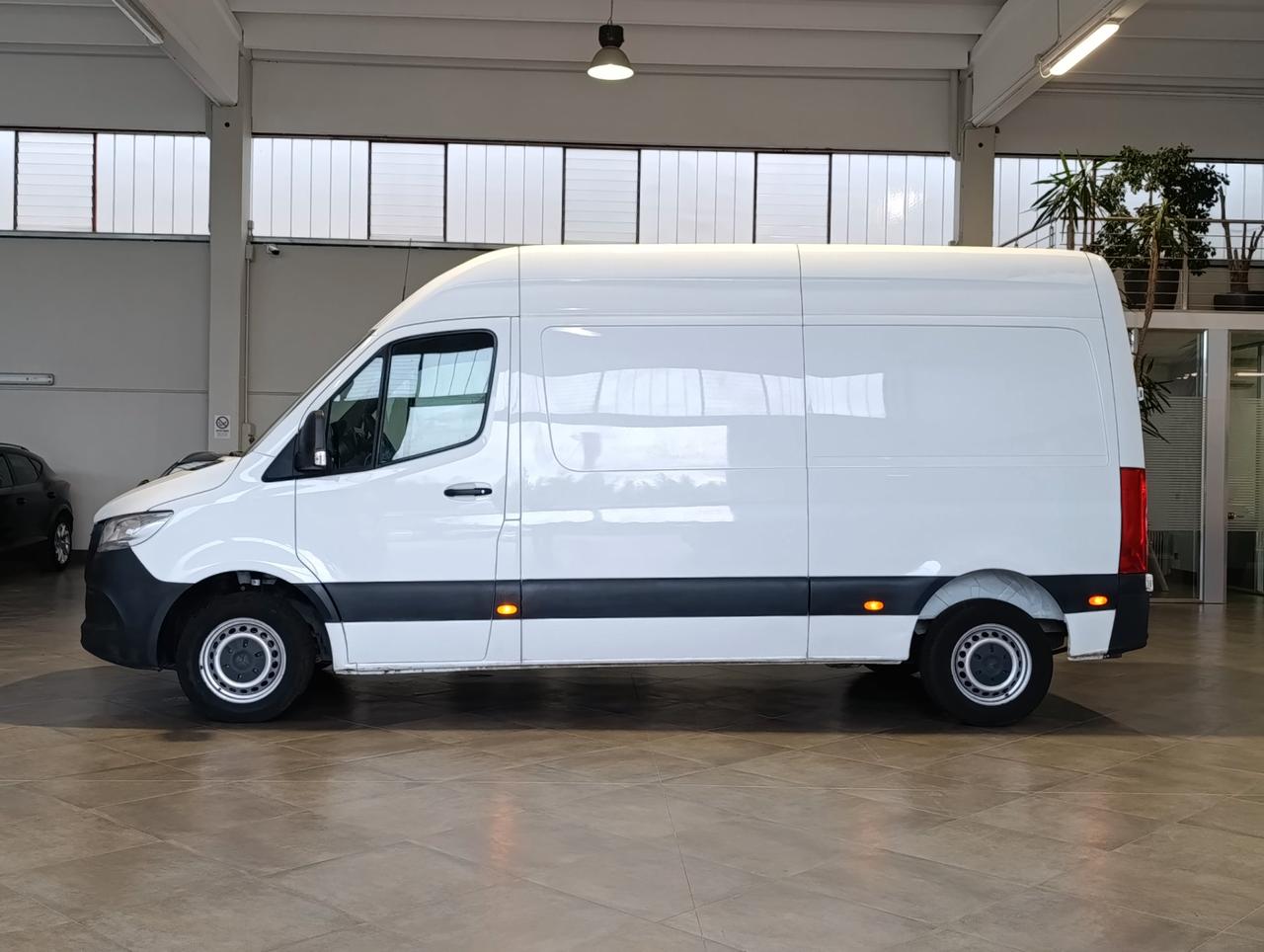 MERCEDES Sprinter 311 2.0 cdi F 39/33 fwd H2
