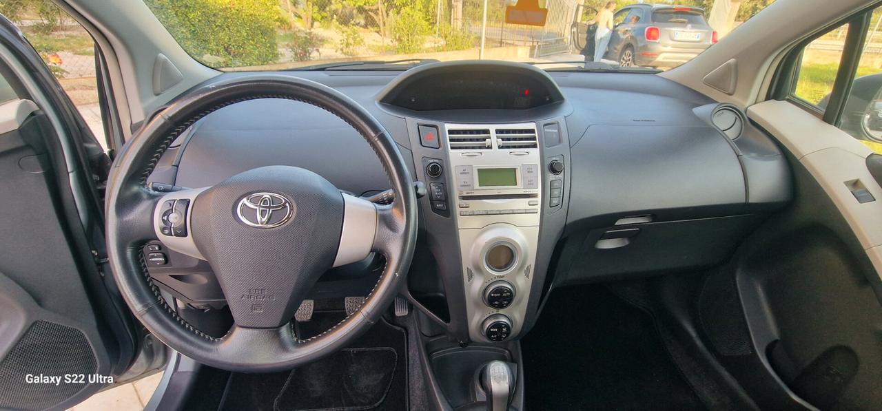 Toyota Yaris 1.0 5 porte Sol PARI AL NUOVO