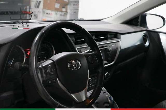 Toyota Auris Touring Sport 1.8 hybrid Lounge