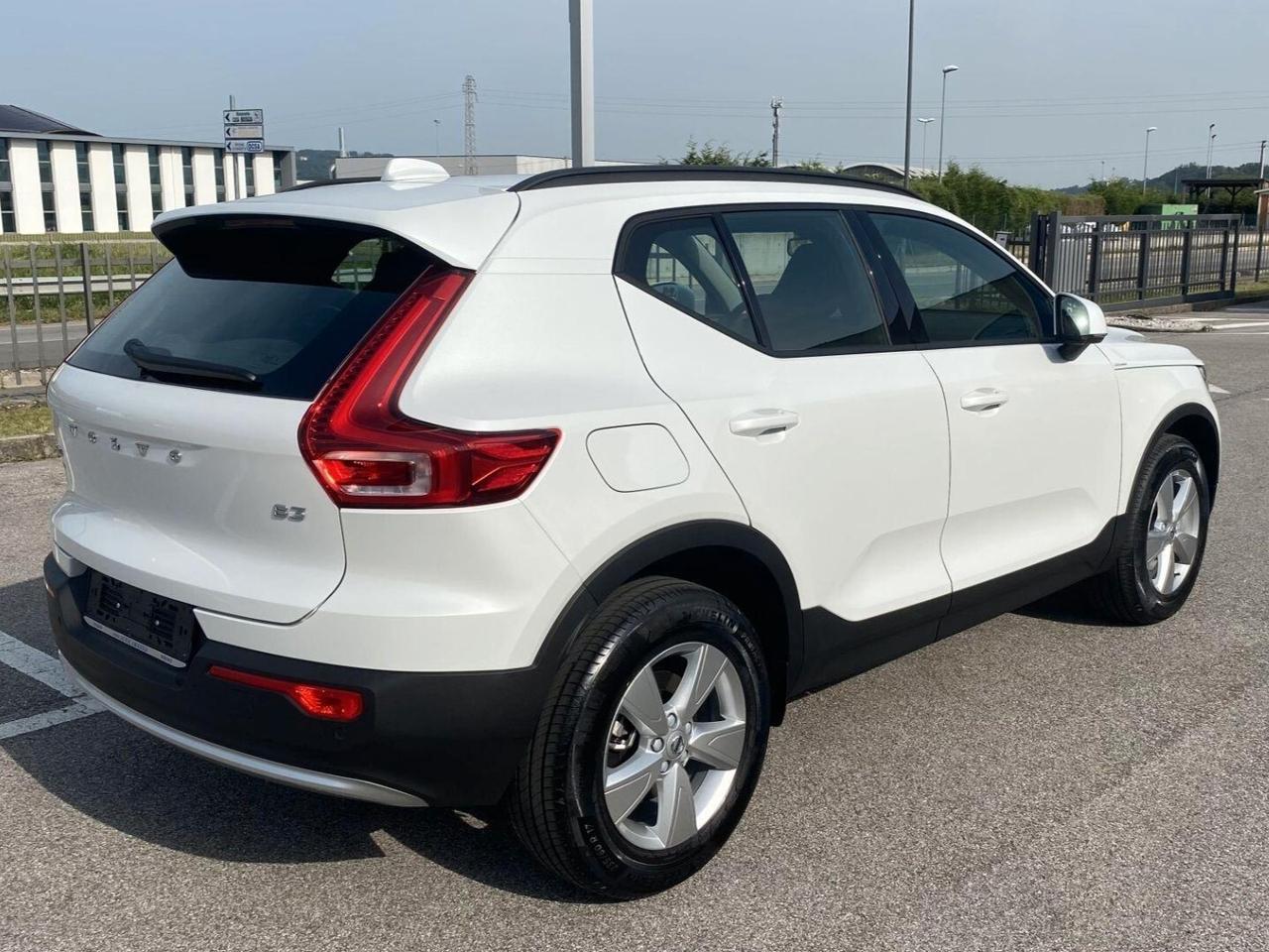 Volvo XC40 B3 (Benzina/Hybrid) Autom. Essential