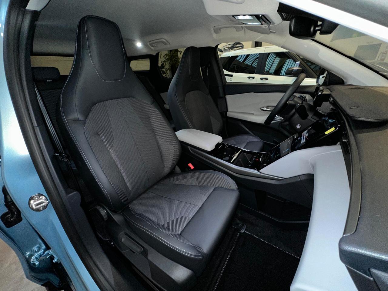 Ford Explorer-e EXPLORER STYLE