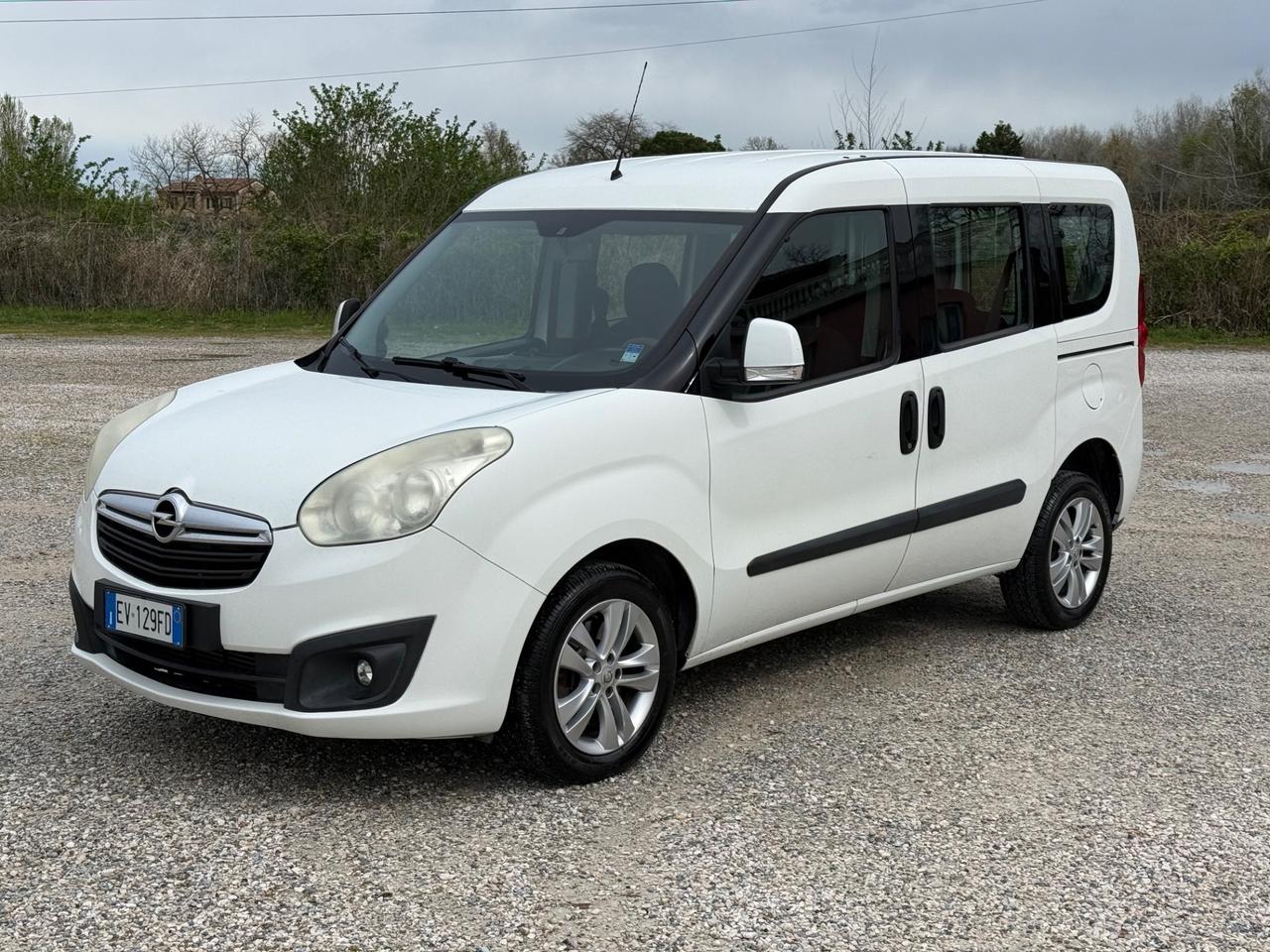 Opel Combo 1.6 CDTi 105CV PC-TN Cosmo