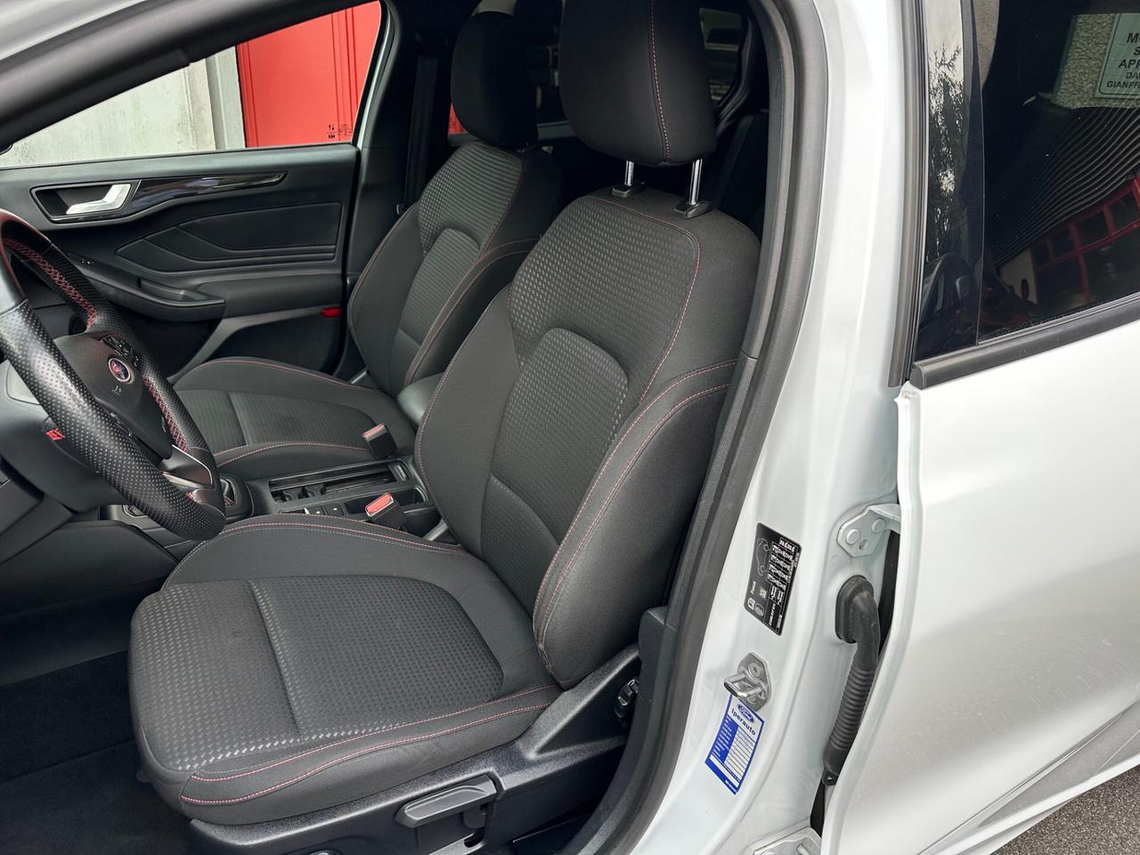 Ford Focus SW 1.0 ecoboost hybrid ST-Line 125cv ok neopat.