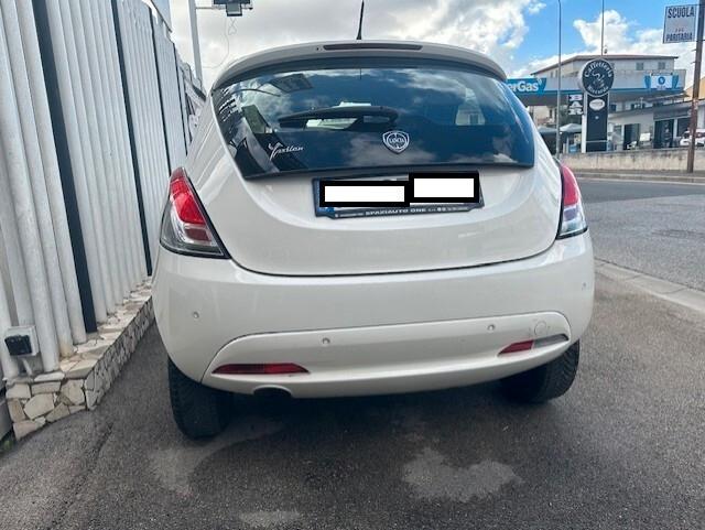 LANCIA YPSILON 08/2017 SENSORI DI PARCHEGGIO...