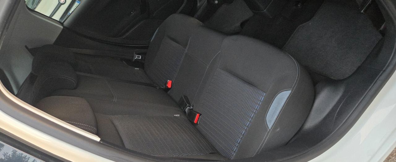 Peugeot 208 1.4 HDi 68 CV 5 porte Allure