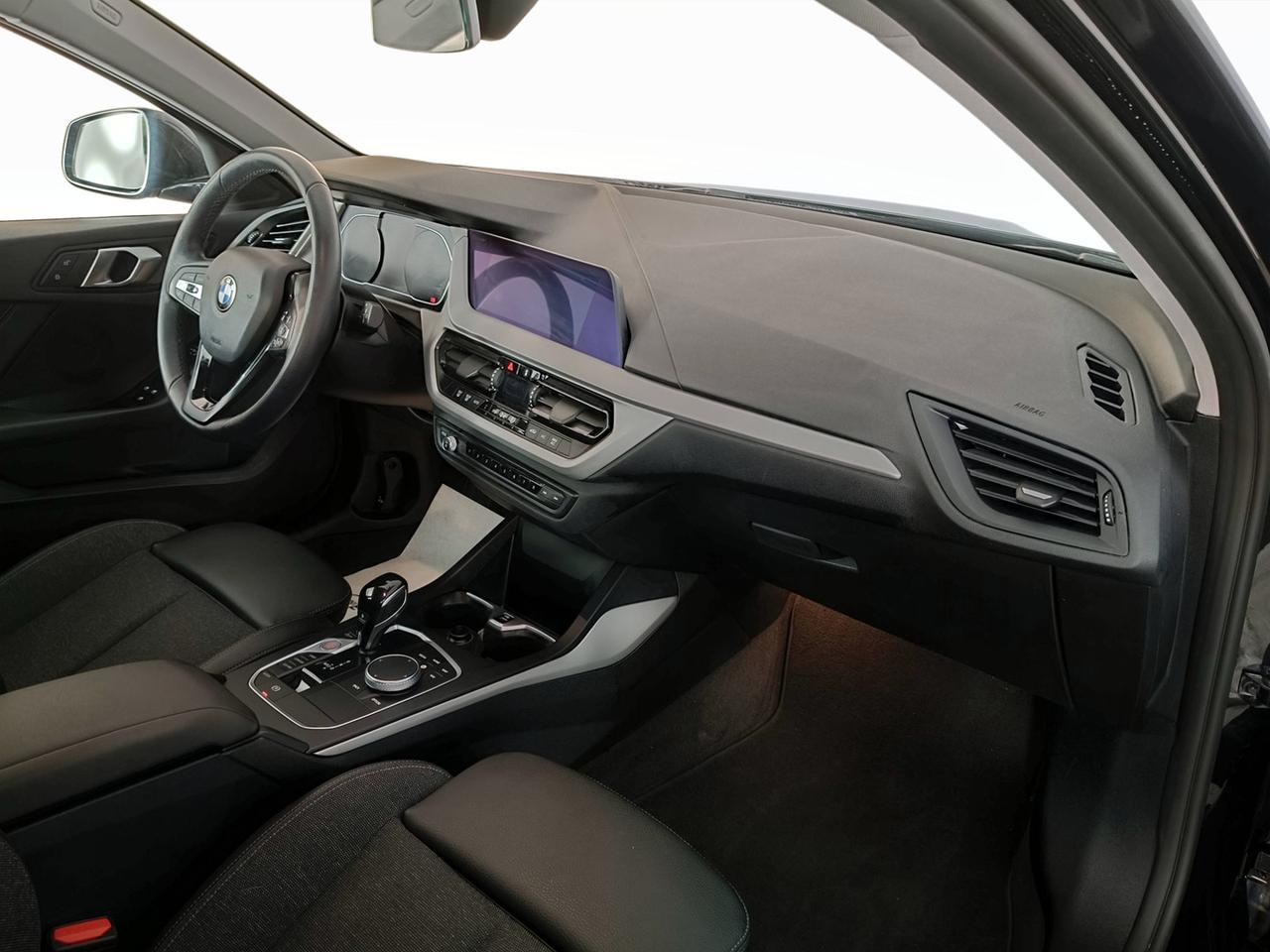 BMW Serie 1 F40 - 116d Msport Exterior auto