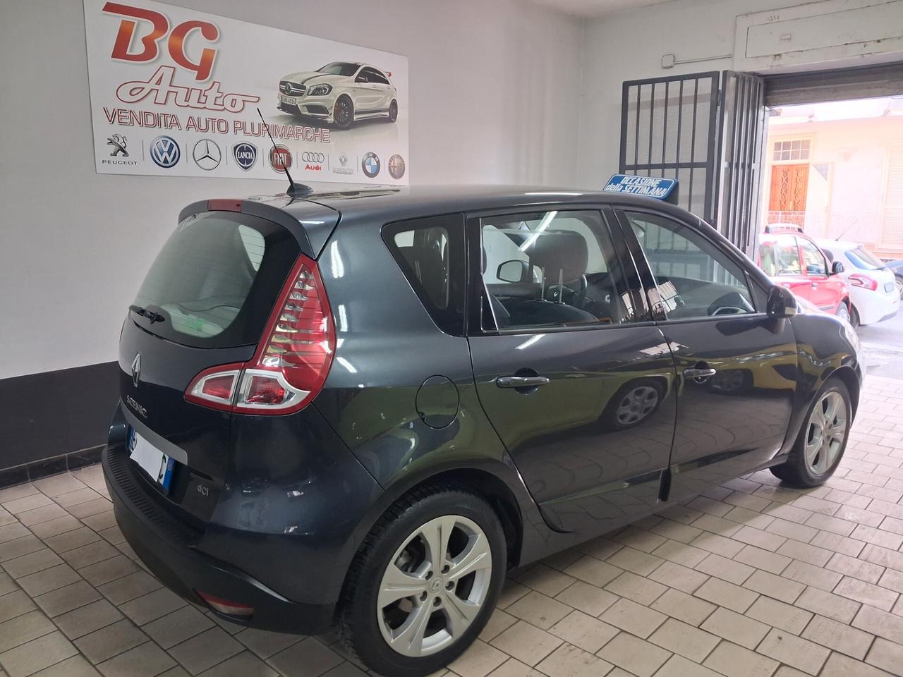 Renault Scenic X-Mod 1.5 dCi unico prop 2011