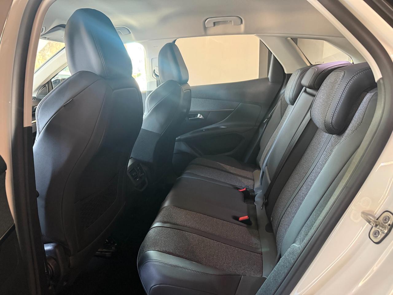 Peugeot 3008 BlueHDi 130 S&S Allure