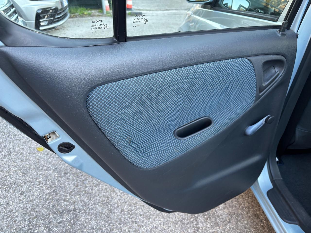 Toyota Yaris 1.0 5 porte OK NEOPATENTATI