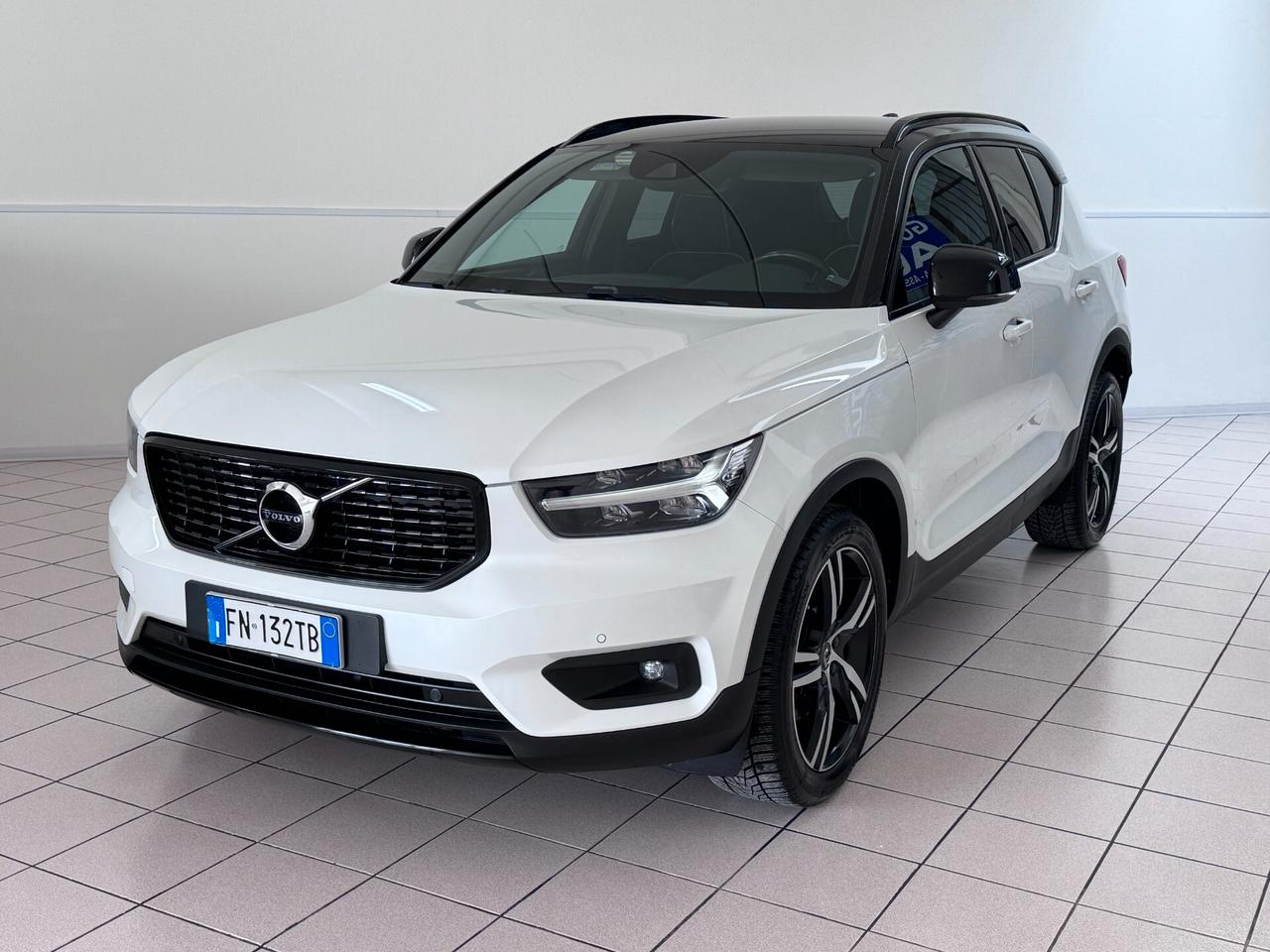 VOLVO XC40 2.0D 190cv GEARTRONIC 4WD R-DESIGN