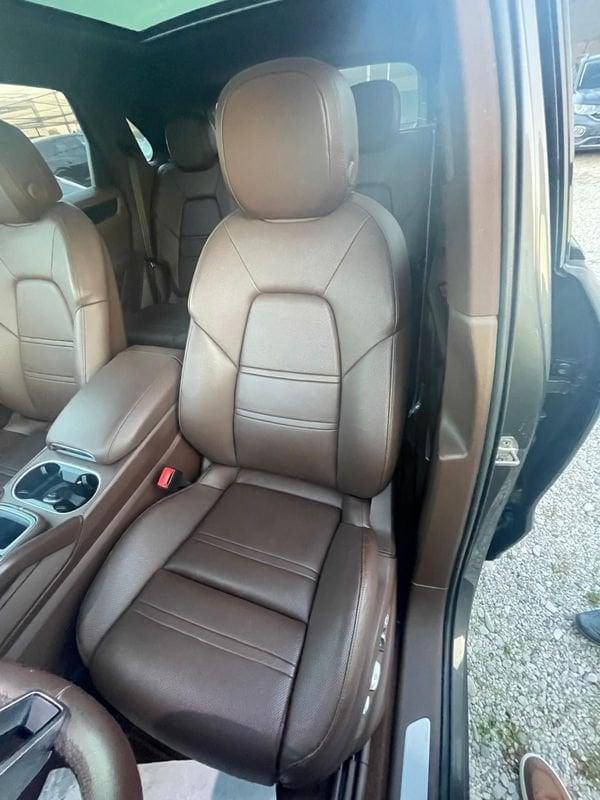 Porsche Cayenne 3.0 V6 E-Hybrid 462 CV