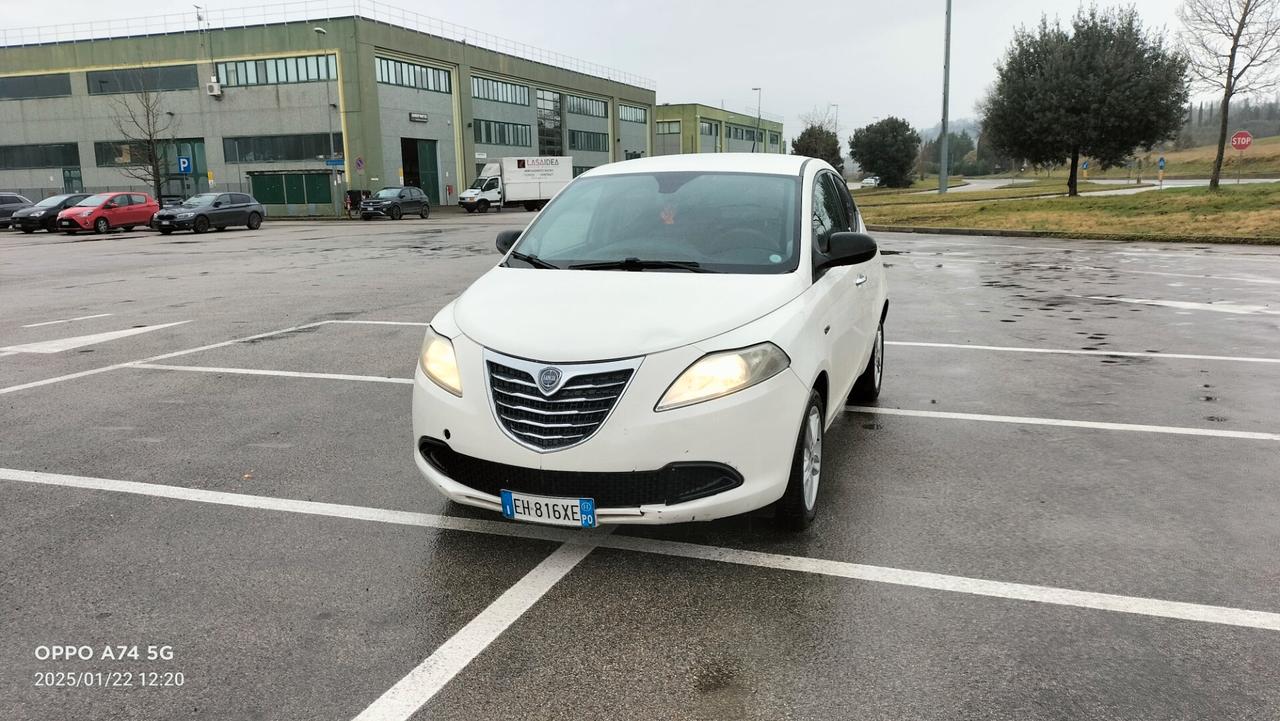 Lancia Ypsilon 1.2 69 CV Platinum