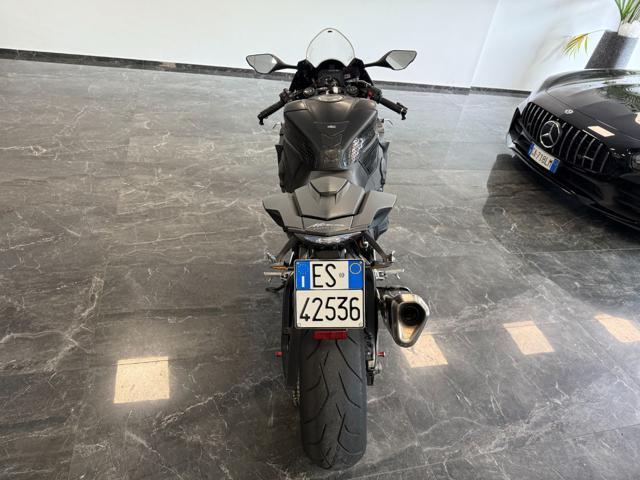 HONDA CBR 1000 RR Fireblade