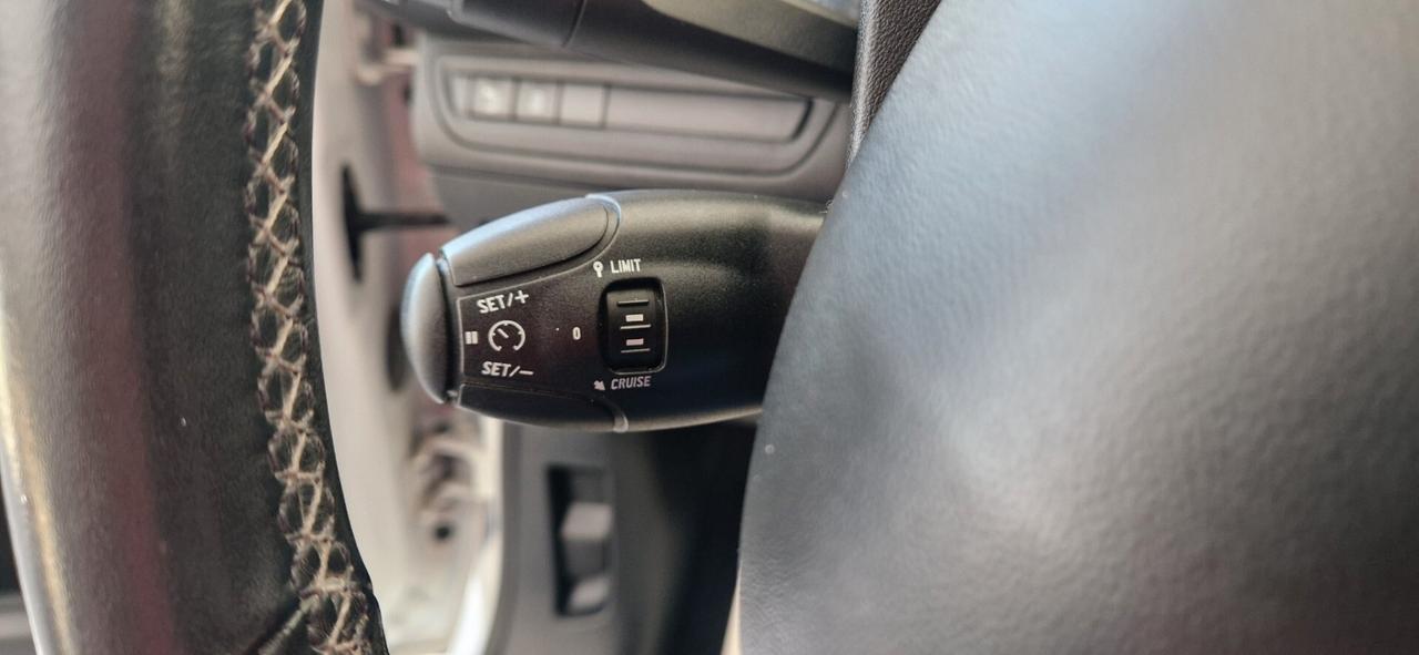 Peugeot 208 1.6 HDi 75cv 5 porte Allure