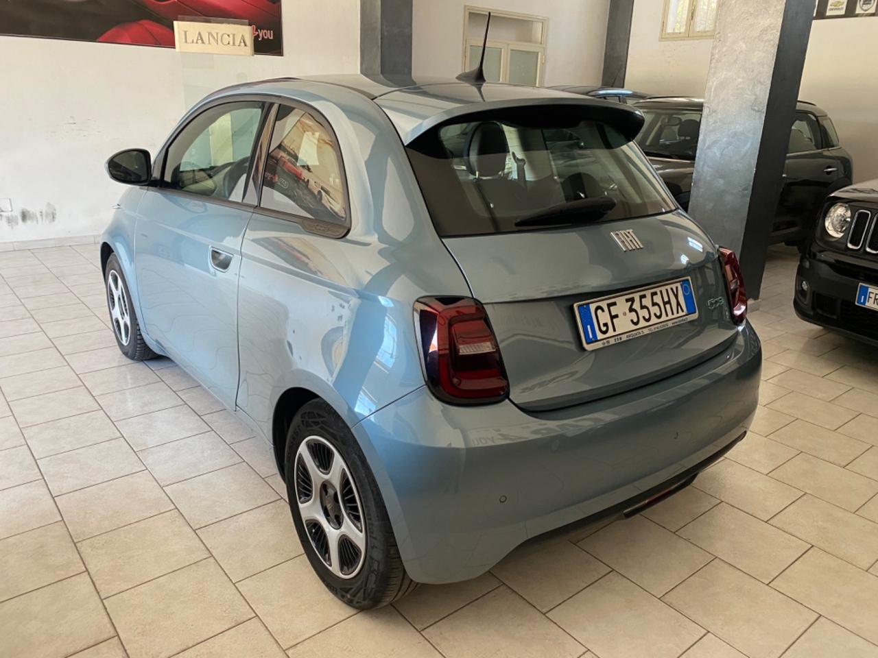 Fiat 500 Passion Berlina 42 kWh