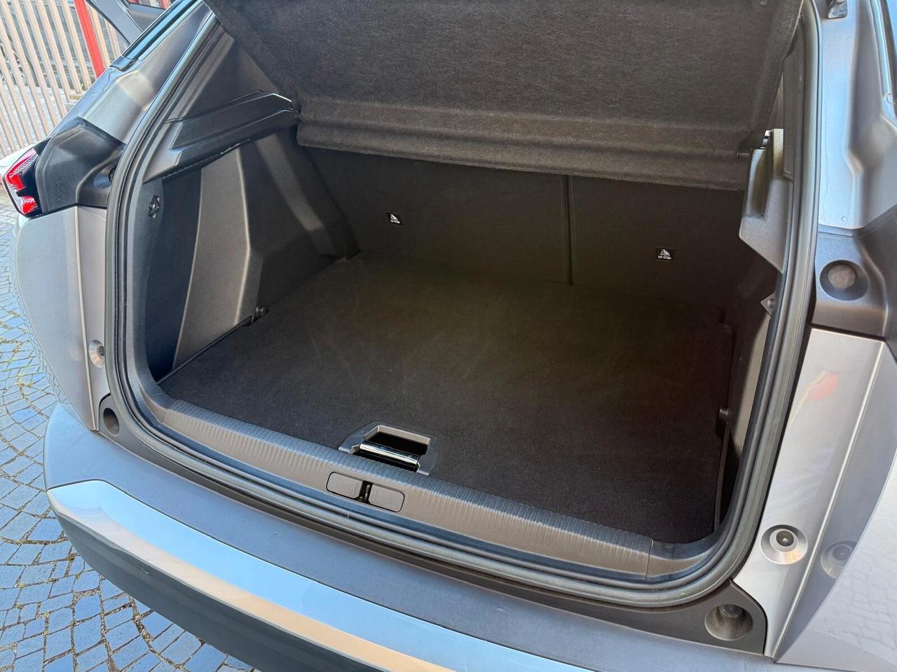 Peugeot 2008 1.5 HDi 110 2022 Allure Pack