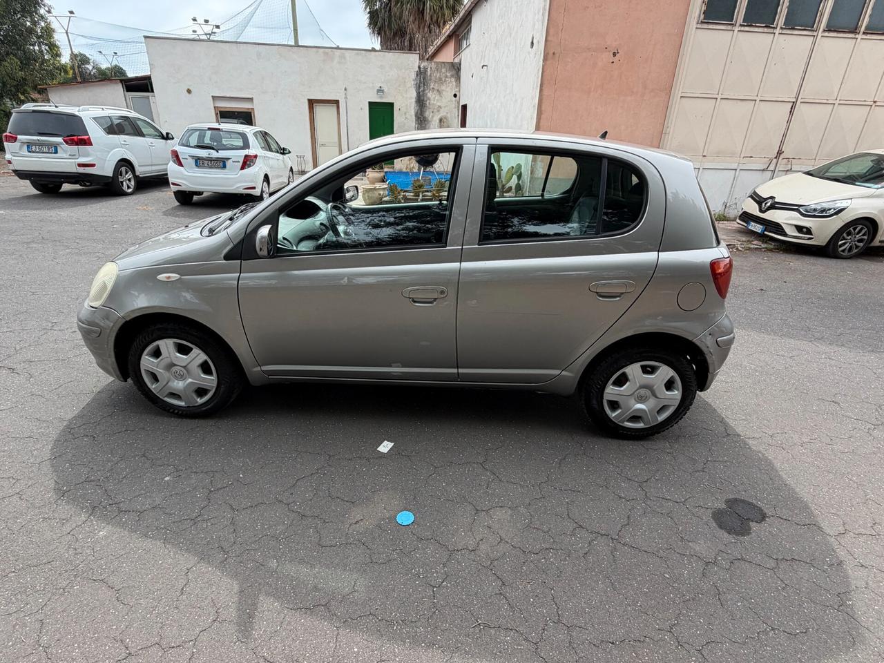 Toyota Yaris 1.0i 16V cat 5 porte Expo