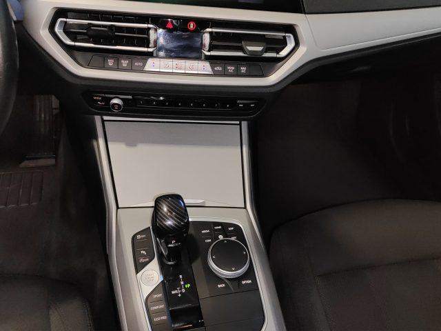 BMW 320 Serie 3 (G20/G21) d Touring Business Advantage a
