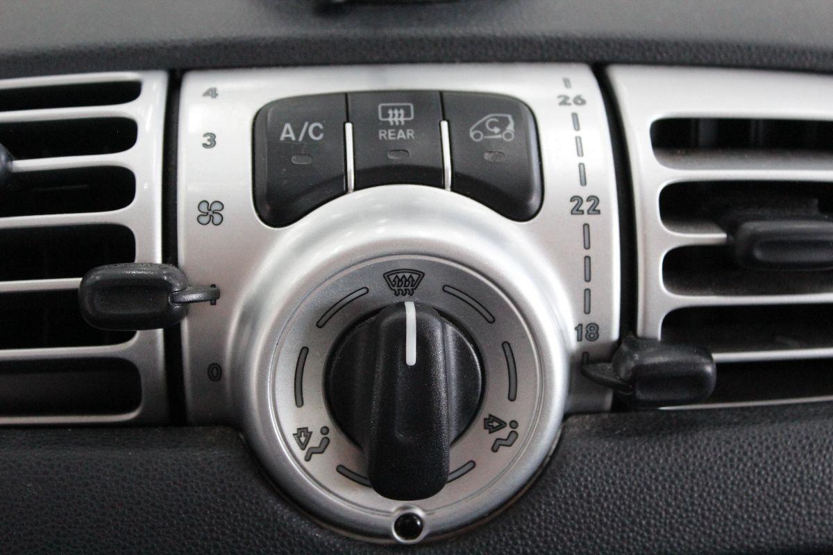 SMART - Fortwo - 1000 52 kW MHD coupé passion