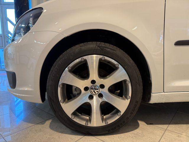 VOLKSWAGEN Touran 1.6 TDI Trendline Radio Clima
