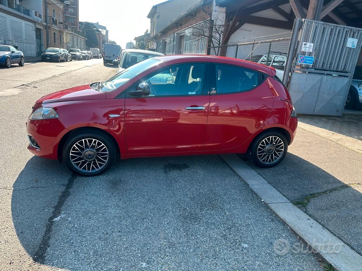 Lancia Ypsilon 1.2 69 CV 5 porte Platinum