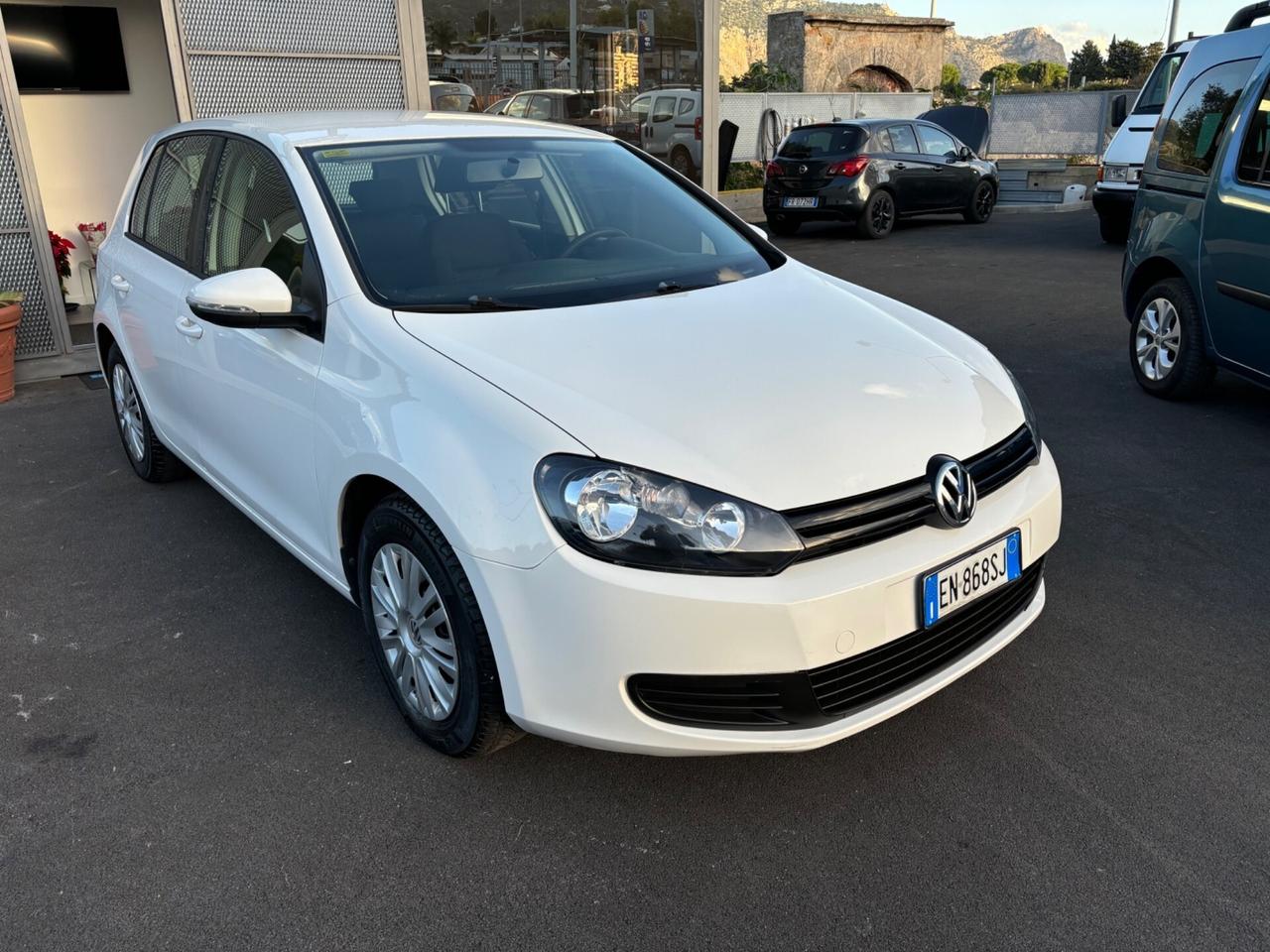 Volkswagen Golf 1.6 TDI DPF 5p. United