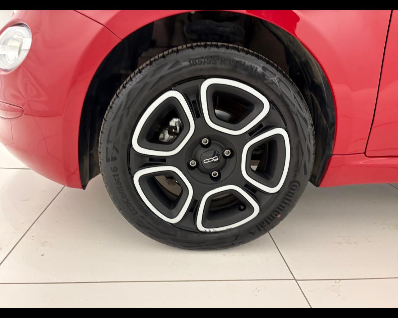 FIAT 500 1.0 hybrid Cult 70cv