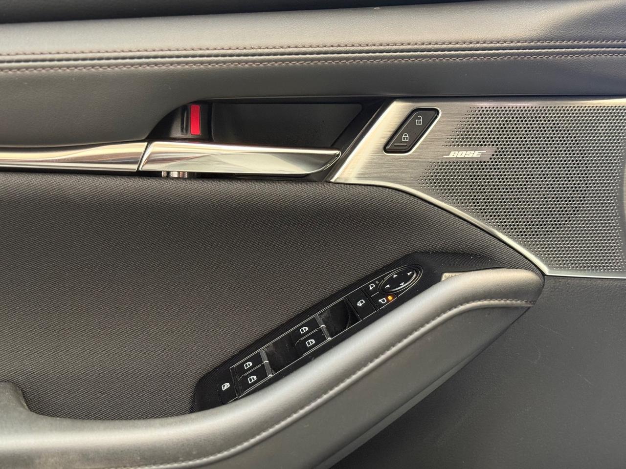 Mazda 3 Mazda3 2.0L e-Skyactiv-X M Hybrid Executive