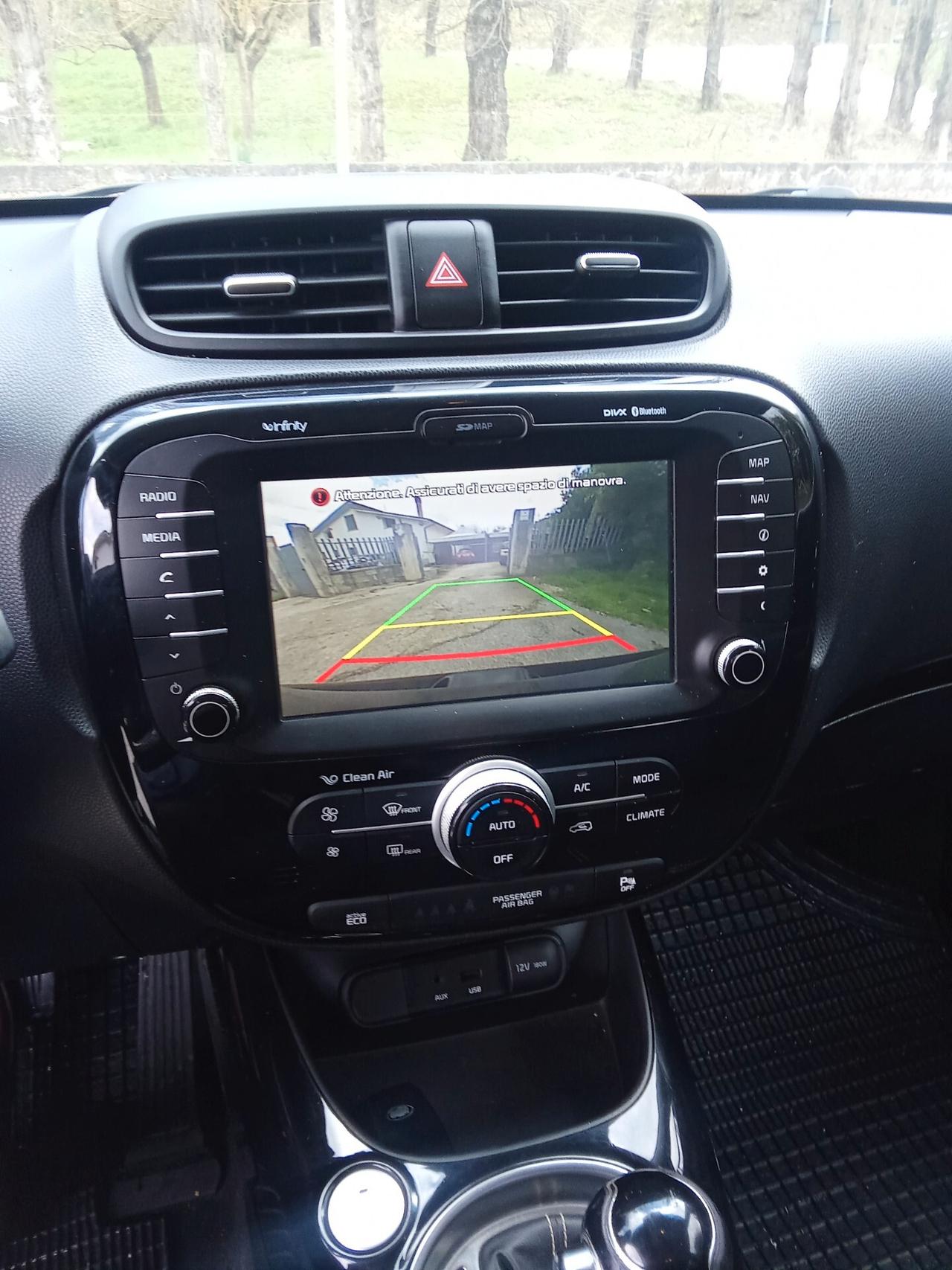 Kia Soul 1.6 CRDi automatico 014