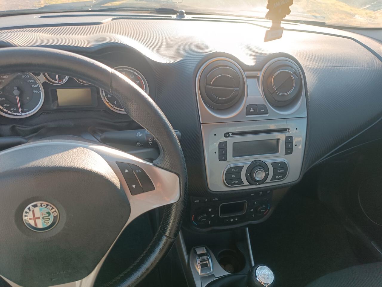 Alfa Romeo MiTo 1.4 105 CV M.air S&S Distinctive Sport Pack