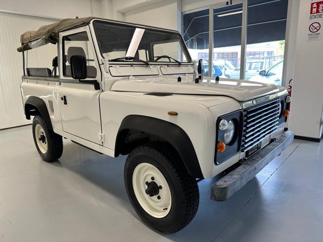 LAND ROVER Defender 90 diesel Soft-top