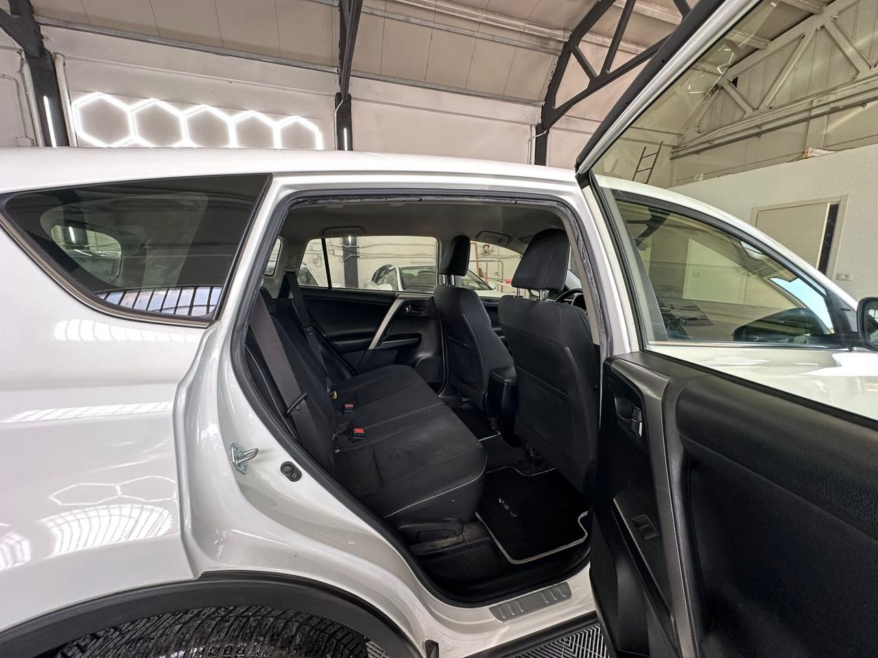 Toyota RAV 4 RAV4 2.0 D-4D 2WD Active