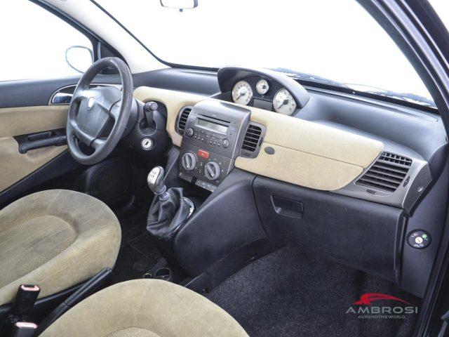 LANCIA Ypsilon 1.2 - PER OPERATORI DEL SETTORE