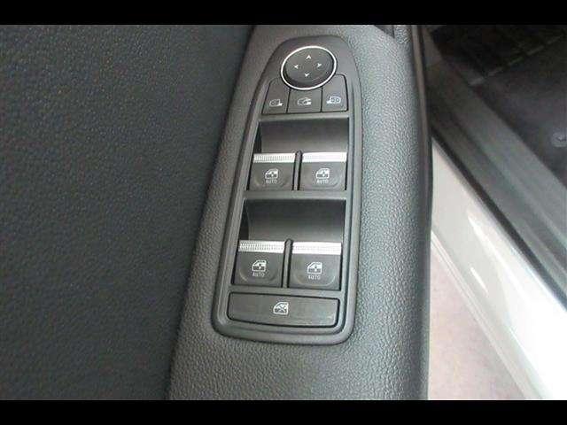 Renault Captur 1.6 E-Tech hybrid Intens 145cv auto