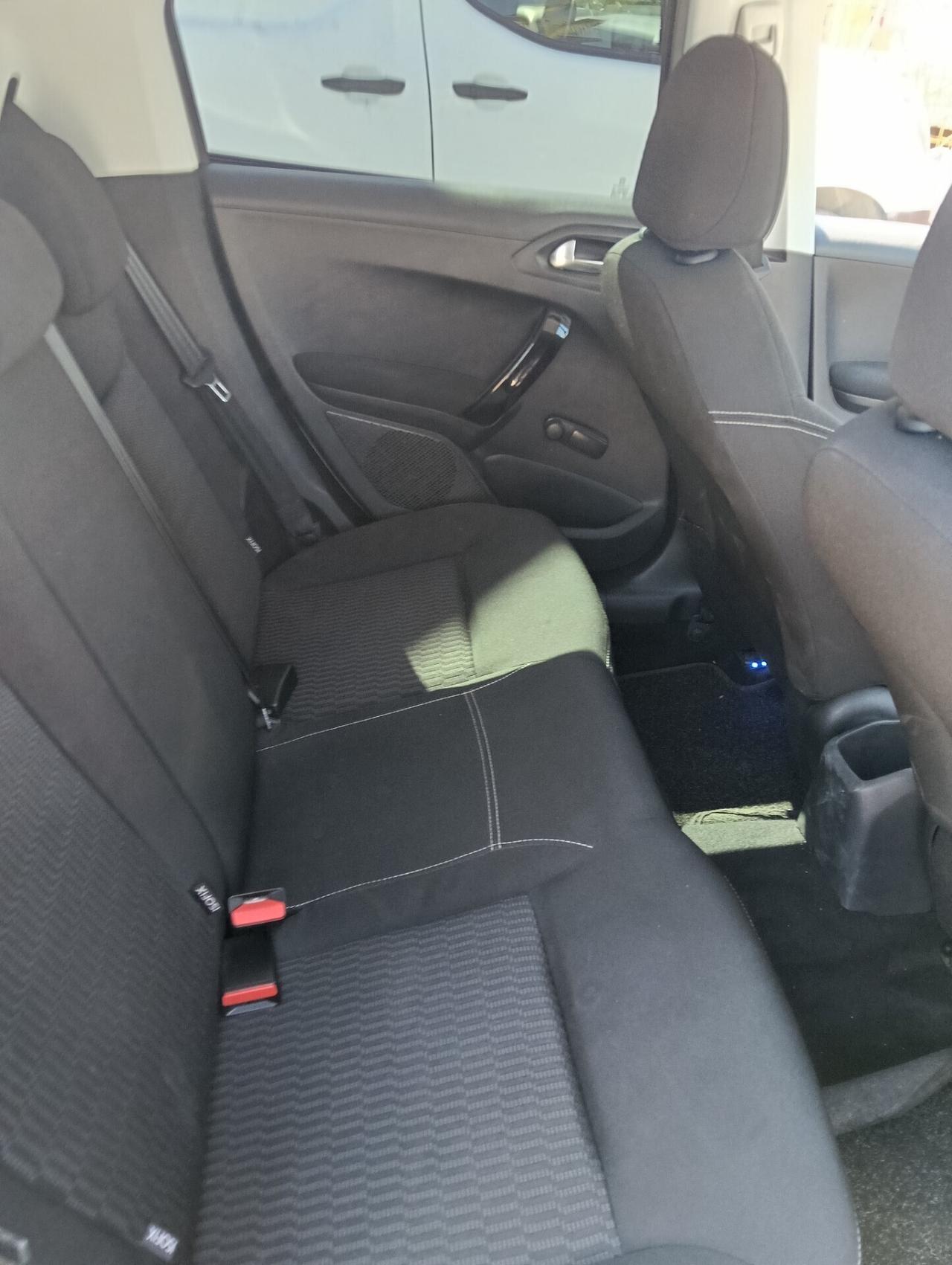 Peugeot 208 PureTech 82 5 porte Allure