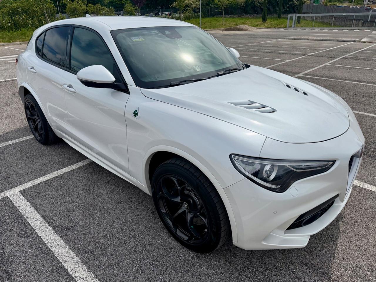Alfa Romeo Stelvio 2.9 Bi-Turbo V6 510 CV AT8 Quadrifoglio