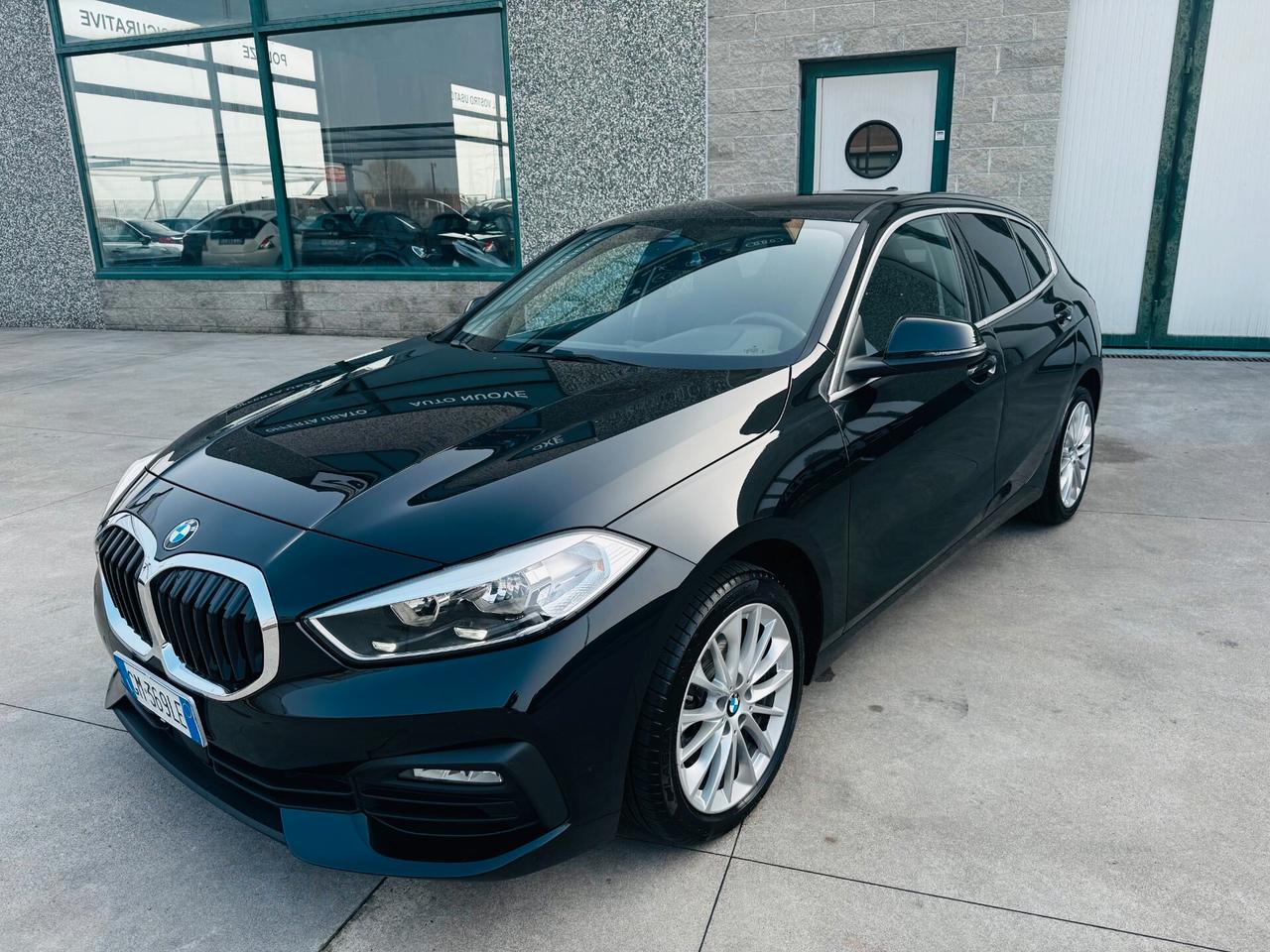Bmw 116 116d 5p. SPORT