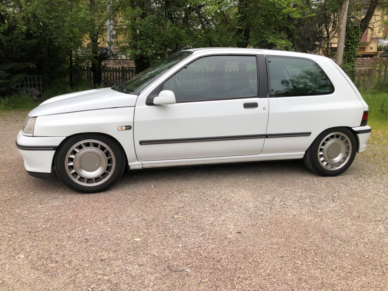 Renault Clio 1.8i 16V motore nuovo